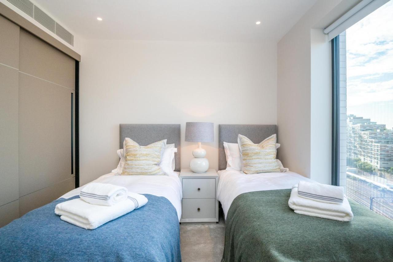 Luxurious Victoria By The Apollo Theatre By Underthedoormat *