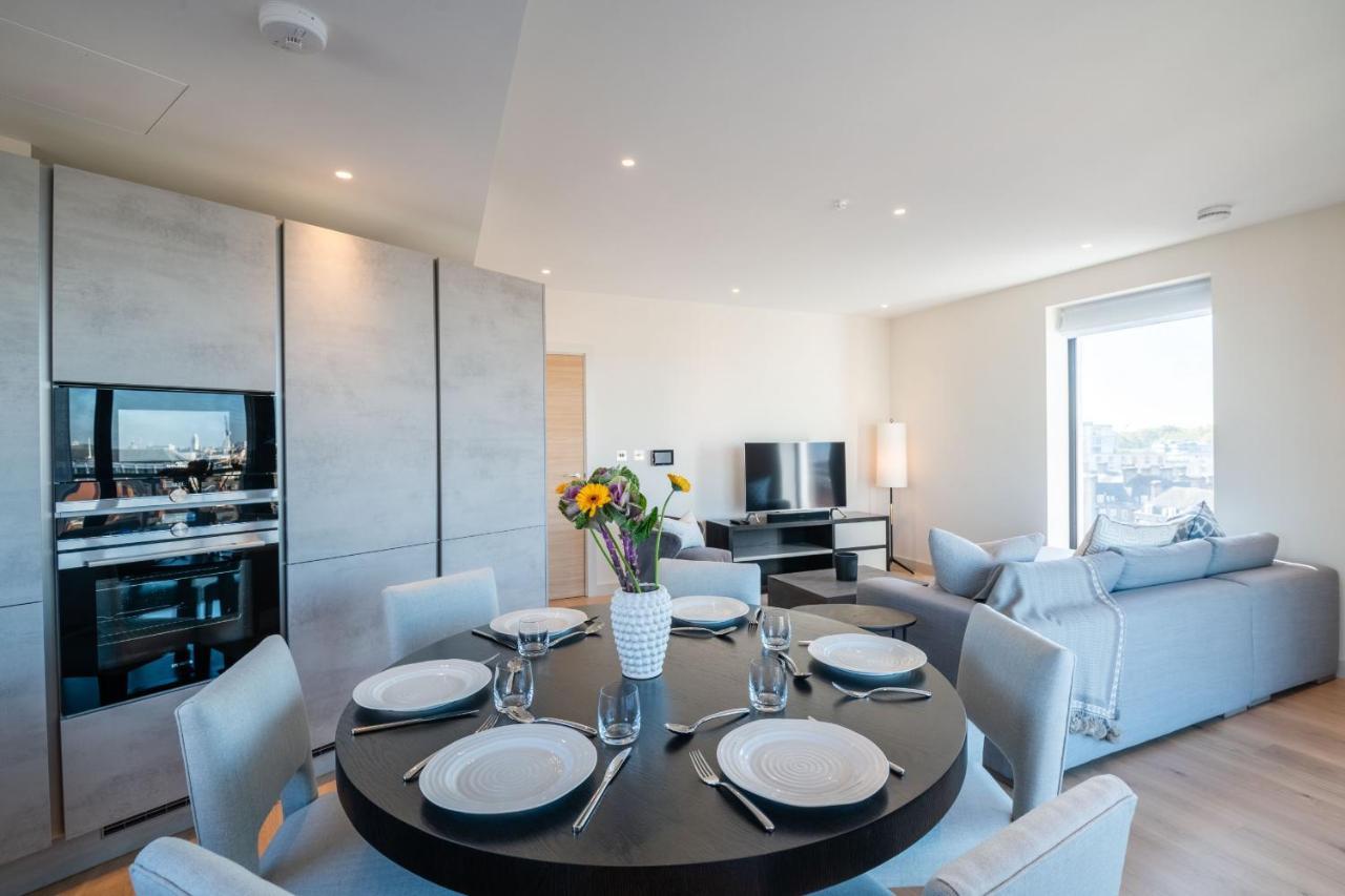 Luxurious Victoria By The Apollo Theatre By Underthedoormat Londra