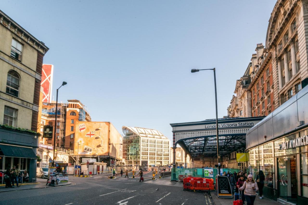 Luxurious Victoria By The Apollo Theatre By Underthedoormat *